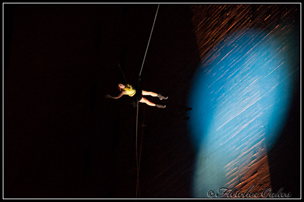 _AZC6925-mini bandaloop dancers