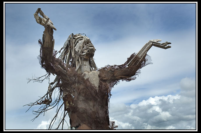 statue